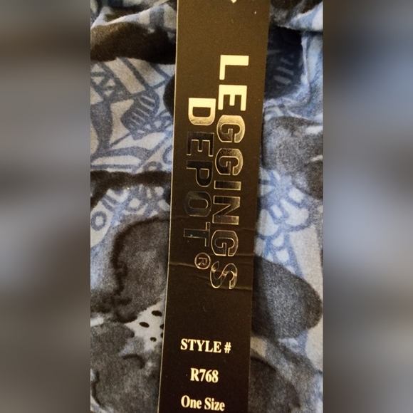 Leggings Depot - One Size - Blue w/Black patterns - Polyester / Spandex NWT - Picture 3 of 3